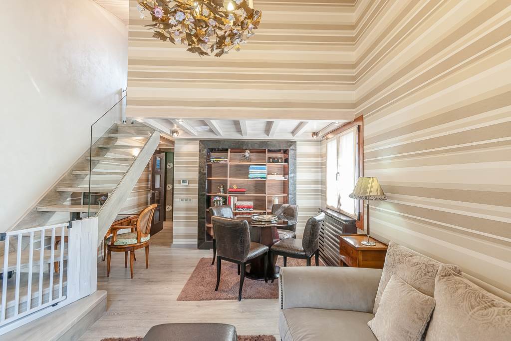 Elegant àtic dúplex per comprar en una zona residencial de Canillo